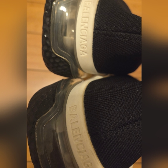 Balenciaga Black Knit Sneakers with White Sole - Copy - Picture 11 of 12